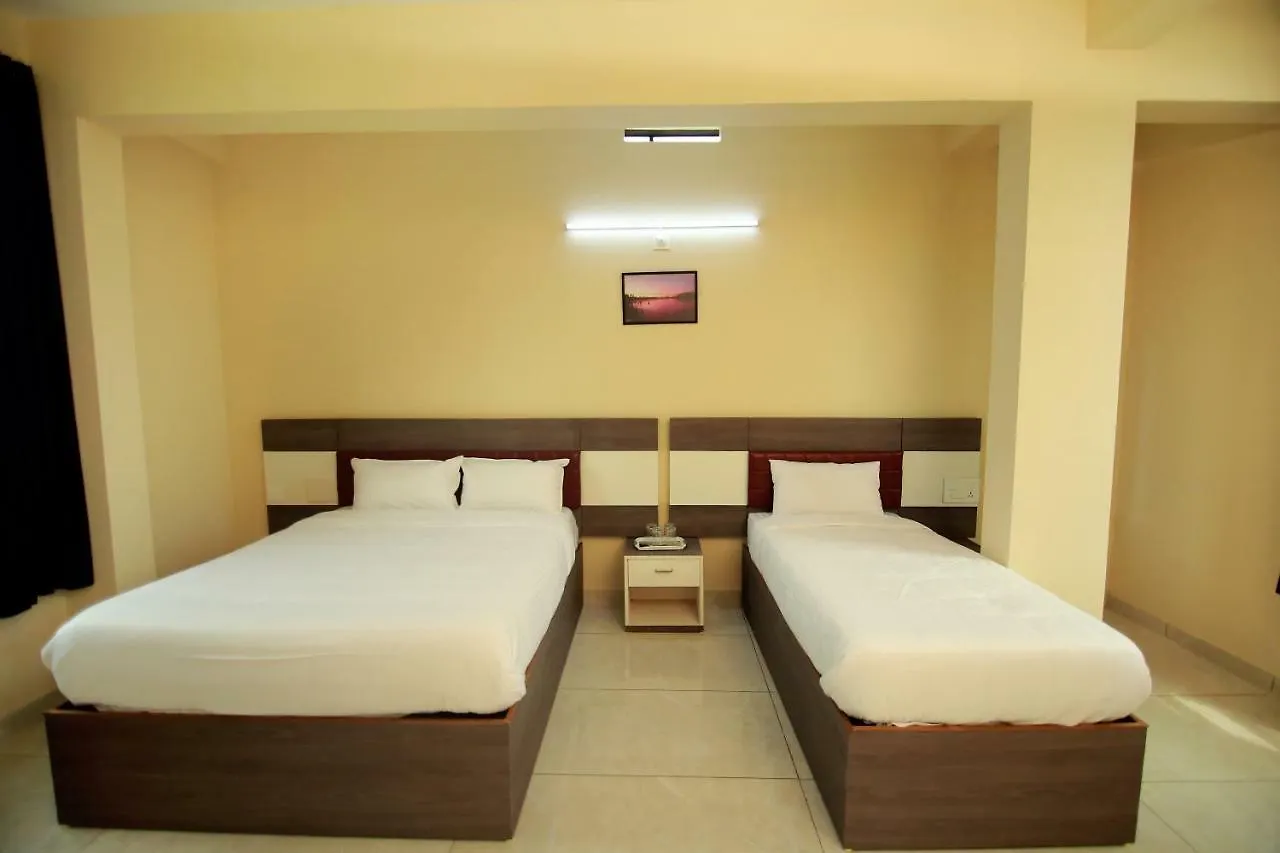 Golden Residency Hotel Perintalmanna 2*,  India